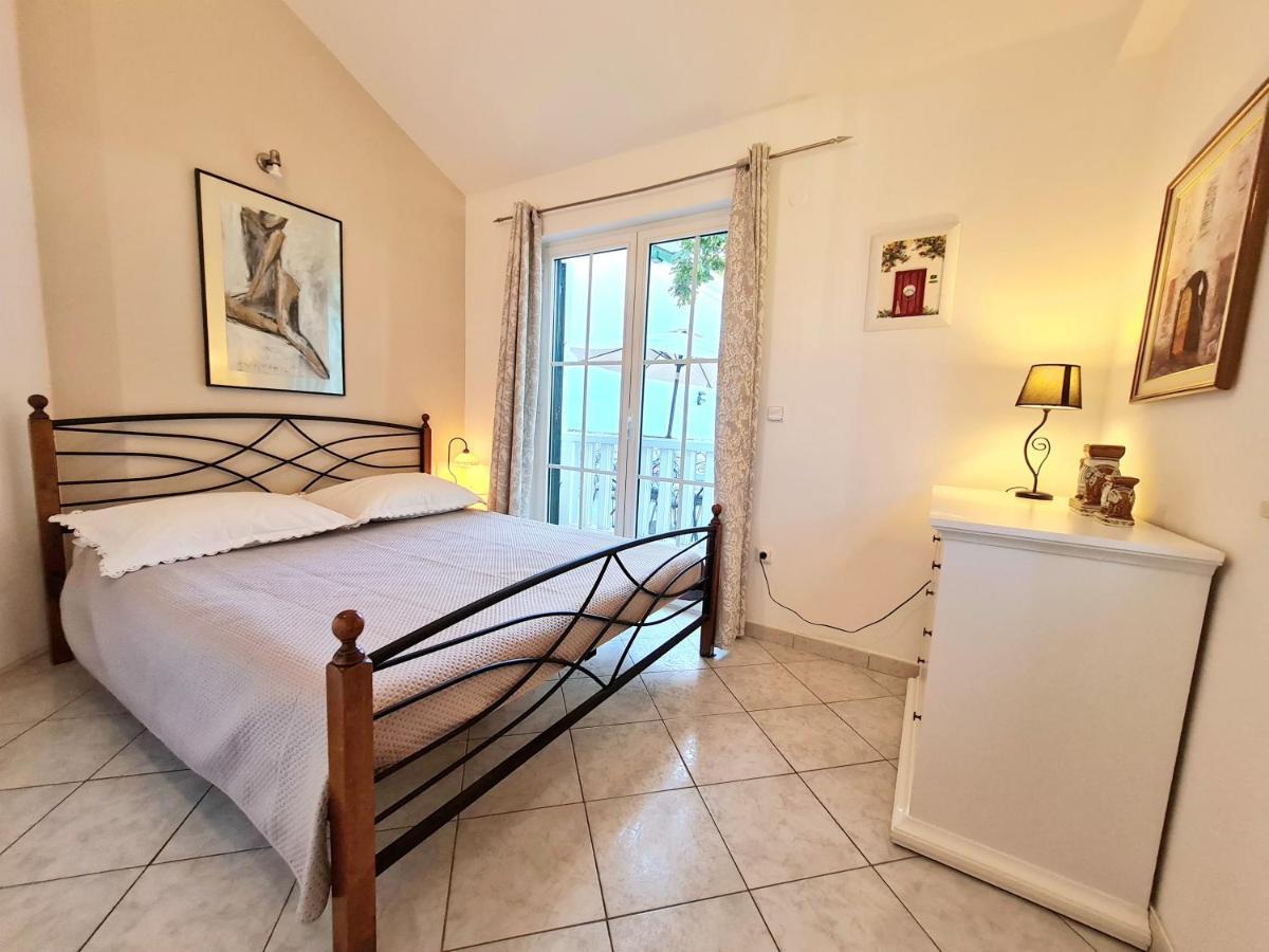 אומיס Apartment Ivana Borak מראה חיצוני תמונה