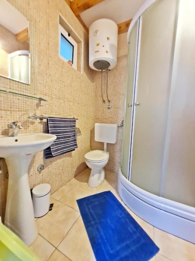 אומיס Apartment Ivana Borak מראה חיצוני תמונה