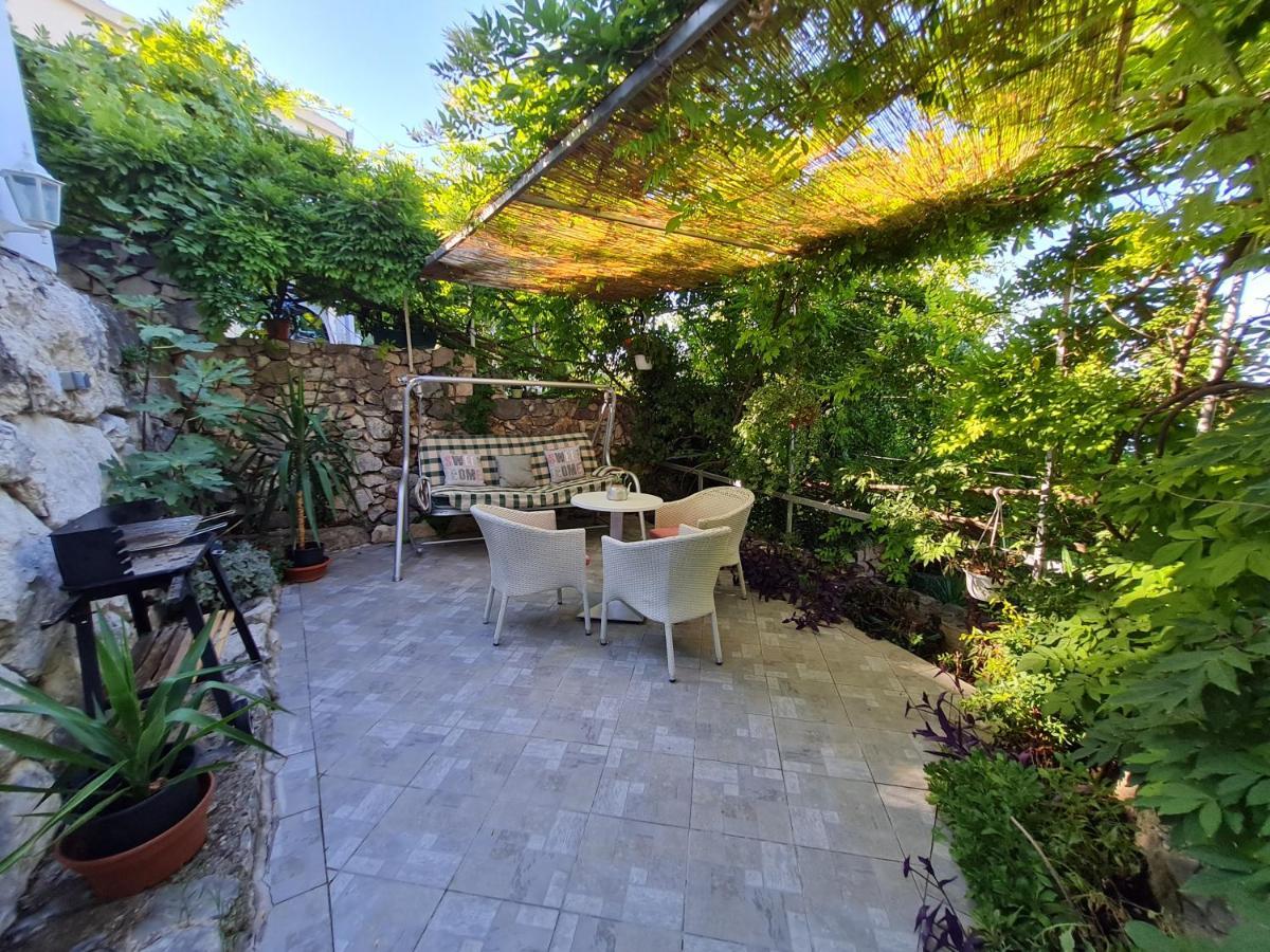 אומיס Apartment Ivana Borak מראה חיצוני תמונה