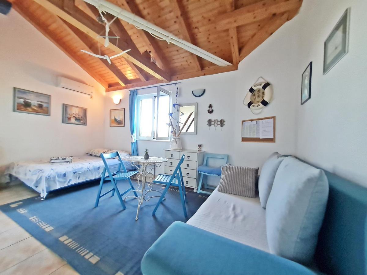 אומיס Apartment Ivana Borak מראה חיצוני תמונה