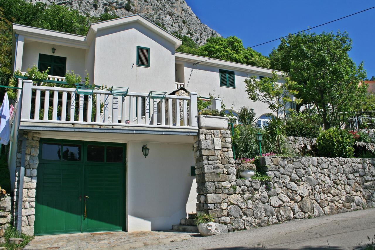 אומיס Apartment Ivana Borak מראה חיצוני תמונה